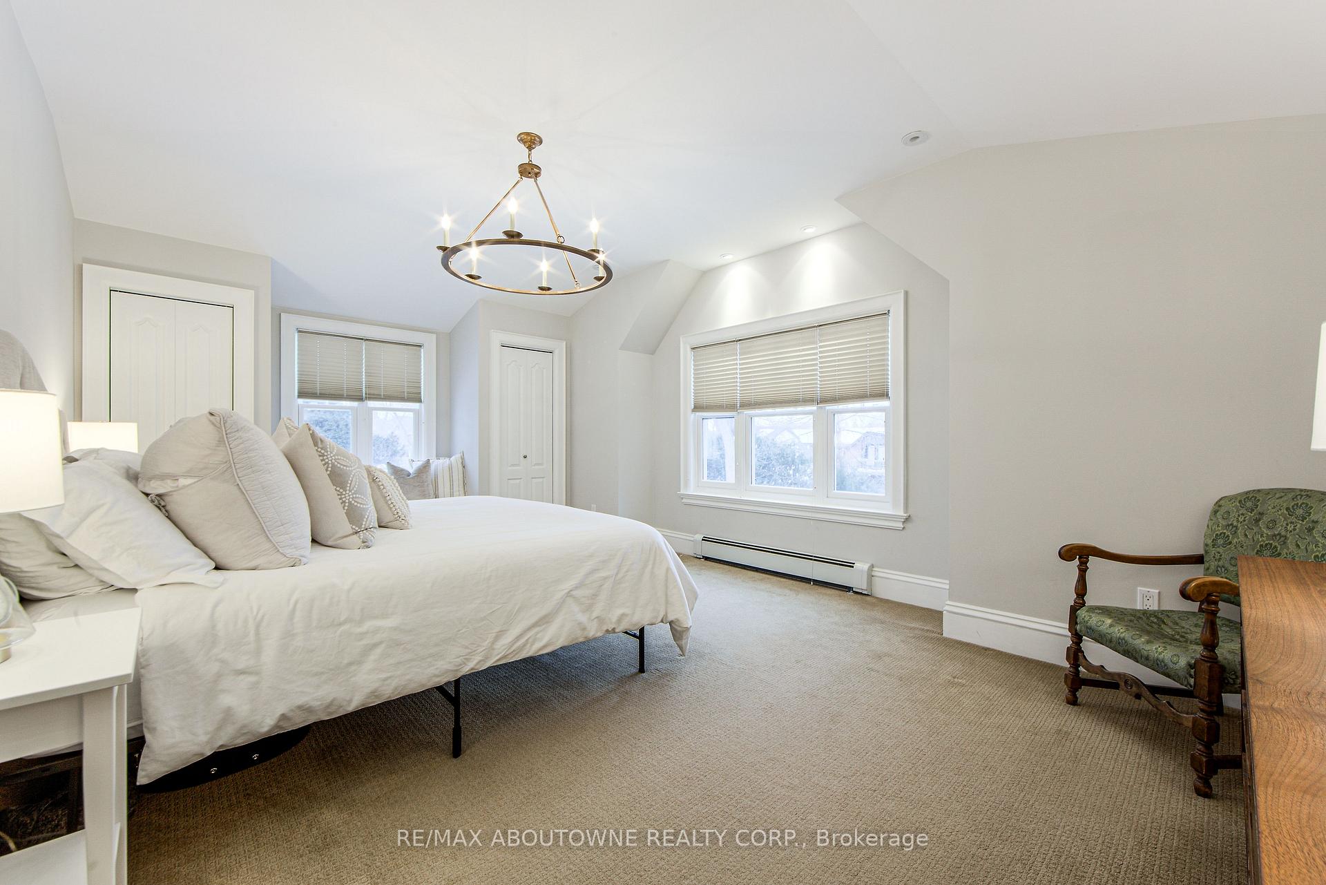 Photo 30 of 565 Locust Street, Burlington, Brant — HOMEH