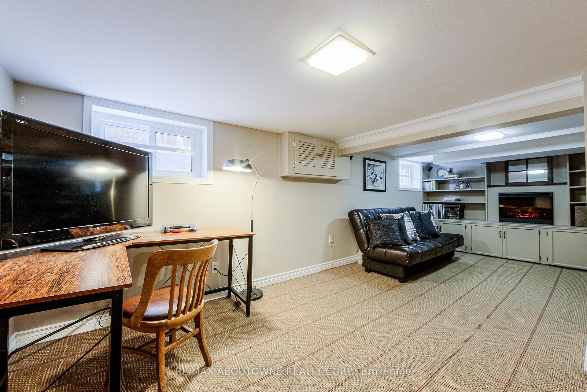 Photo 35 of 565 Locust Street, Burlington, Brant — HOMEH