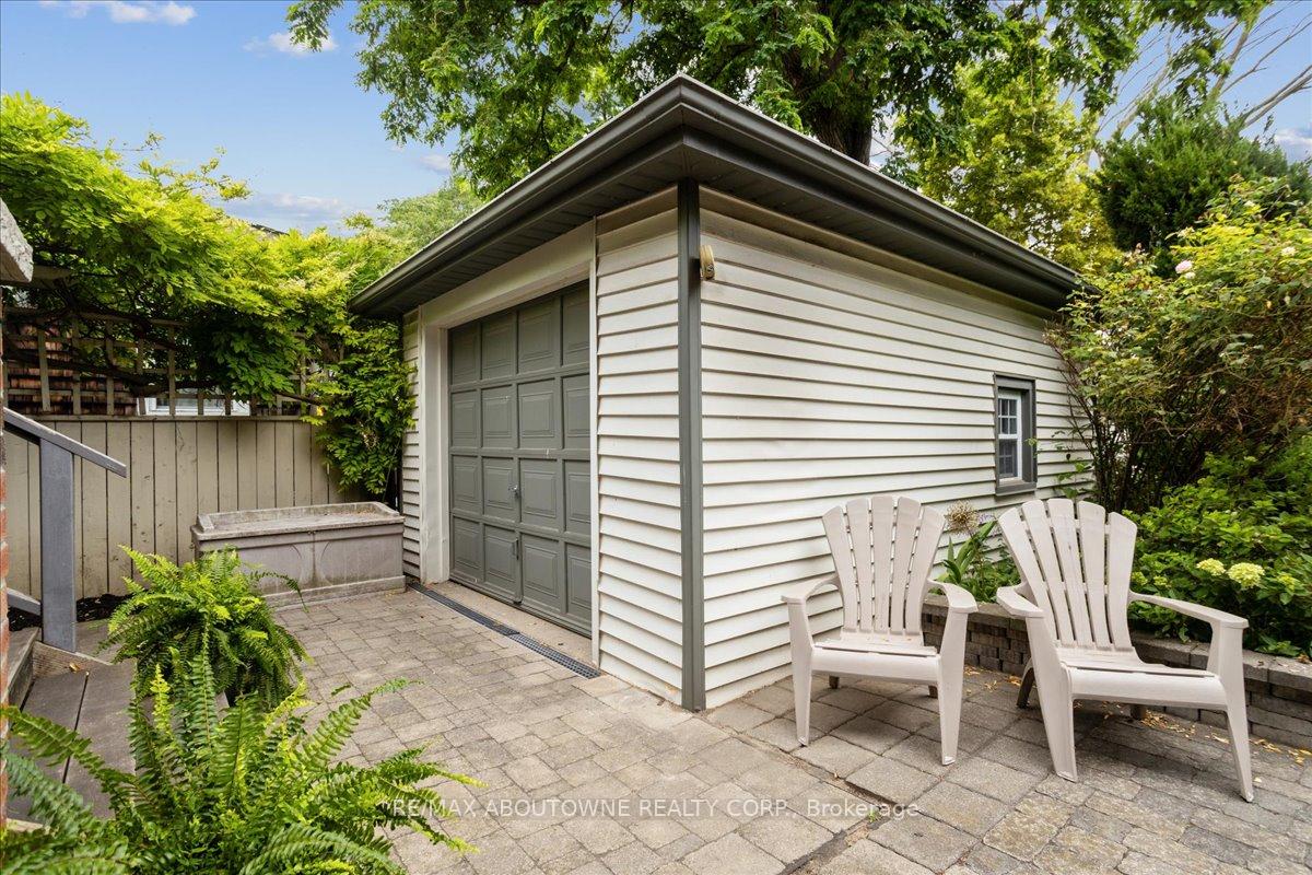 Photo 41 of 565 Locust Street, Burlington, Brant — HOMEH