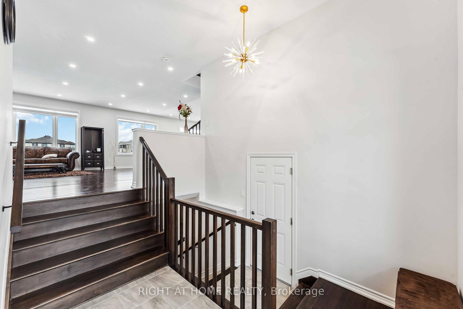 Photo 4 of 109 Point Prim Crescent, Ottawa, Barrhaven - Heritage Park — HOMEH