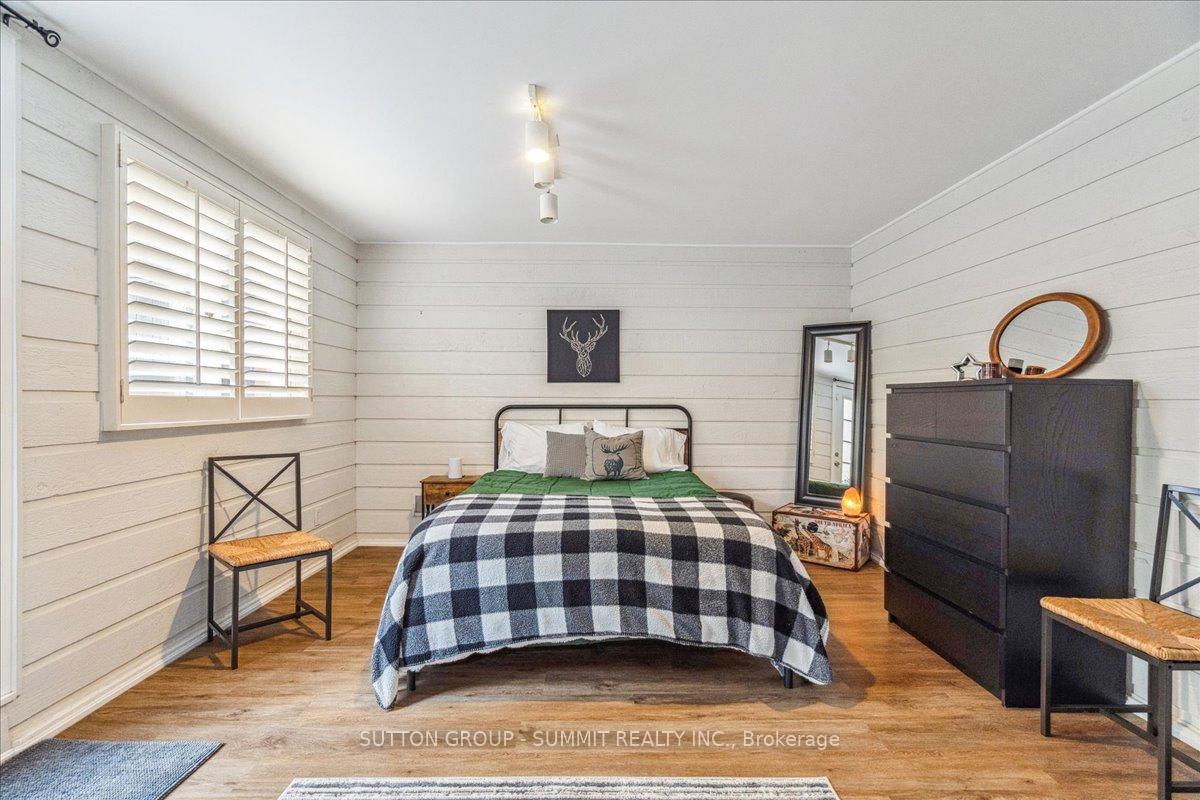Photo 2 of 756 King Road, Burlington, LaSalle — HOMEH