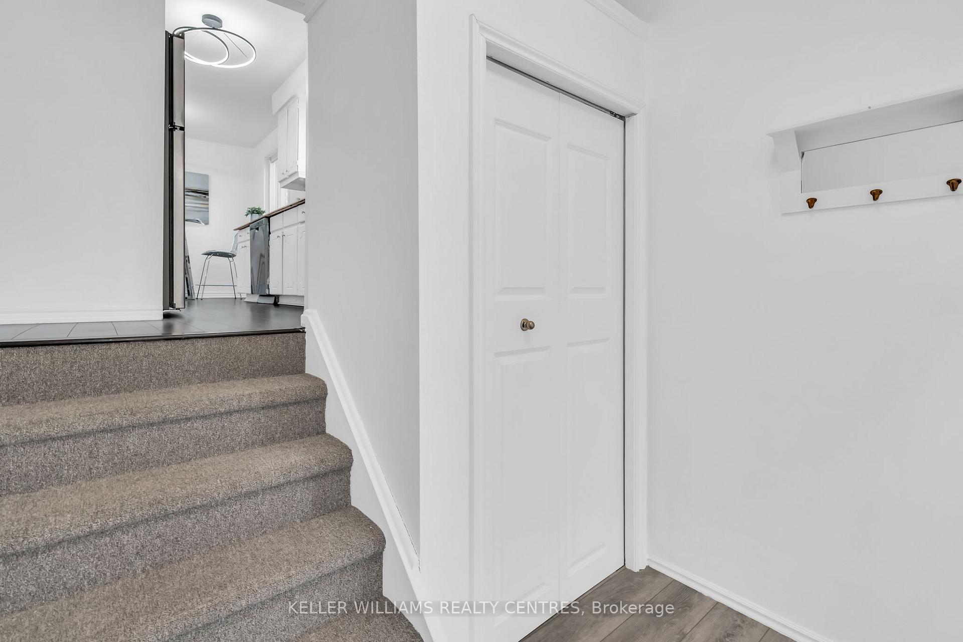 Photo 3 of 8 Armstrong Boulevard, Barrie, Allandale Heights — HOMEH