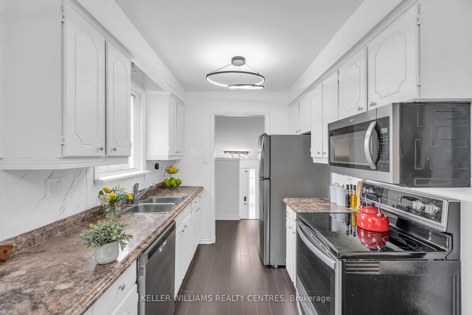 Photo 14 of 8 Armstrong Boulevard, Barrie, Allandale Heights — HOMEH