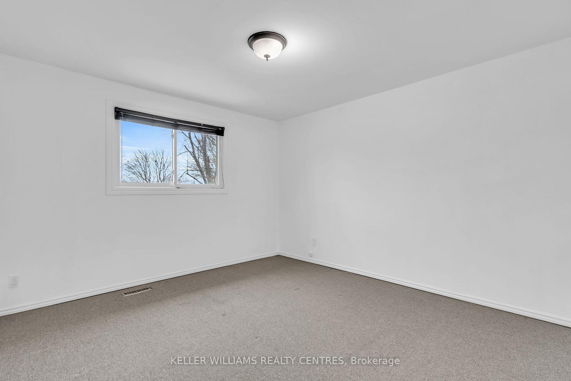 Photo 19 of 8 Armstrong Boulevard, Barrie, Allandale Heights — HOMEH