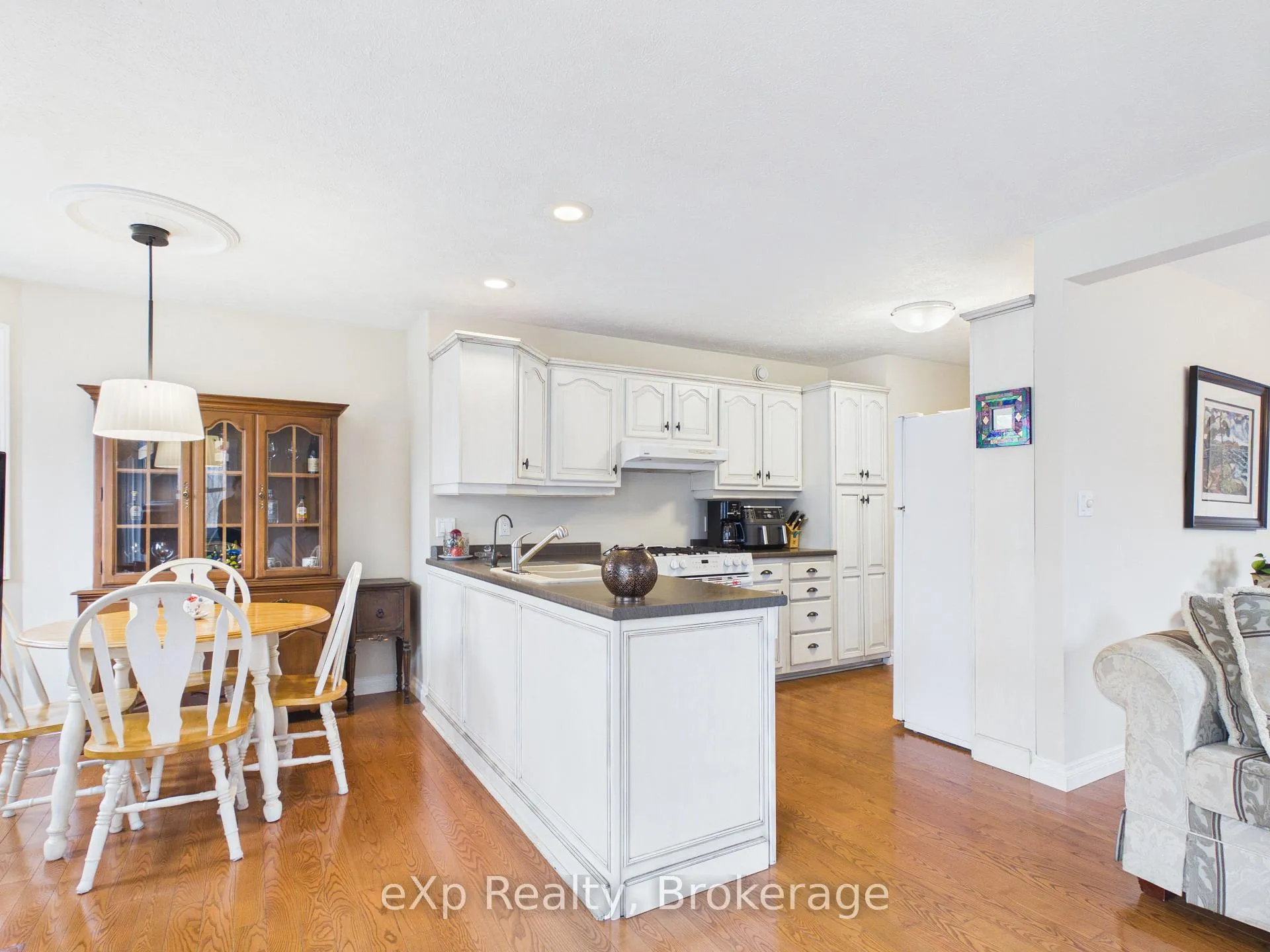 Photo 8 of 308 Mary Street, Brockton — HOMEH