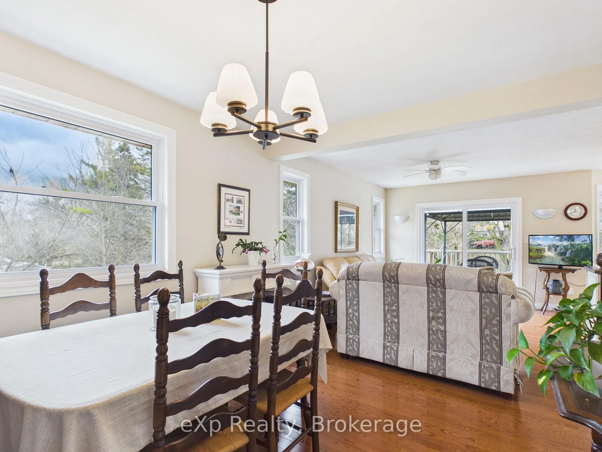 Photo 11 of 308 Mary Street, Brockton — HOMEH
