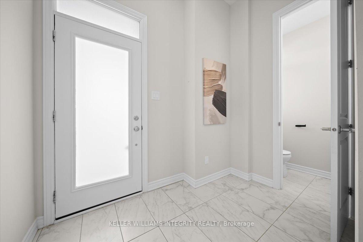 Photo 3 of 846 Snap Hook Crescent, Ottawa, Barrhaven - Half Moon Bay — HOMEH