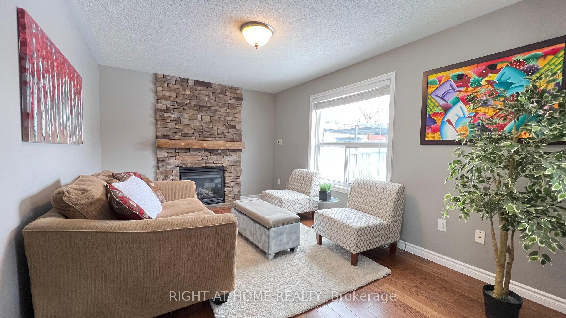 Photo 5 of 33 Knupp Road, Barrie, Edgehill Drive — HOMEH
