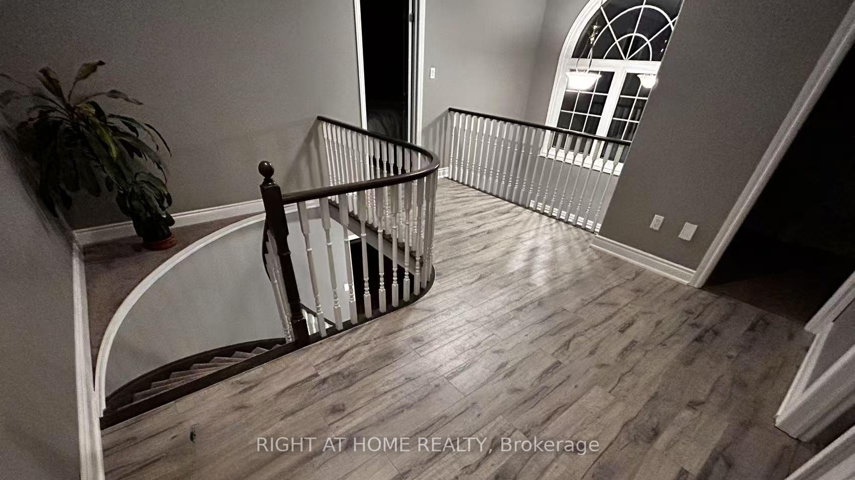 Photo 19 of 33 Knupp Road, Barrie, Edgehill Drive — HOMEH