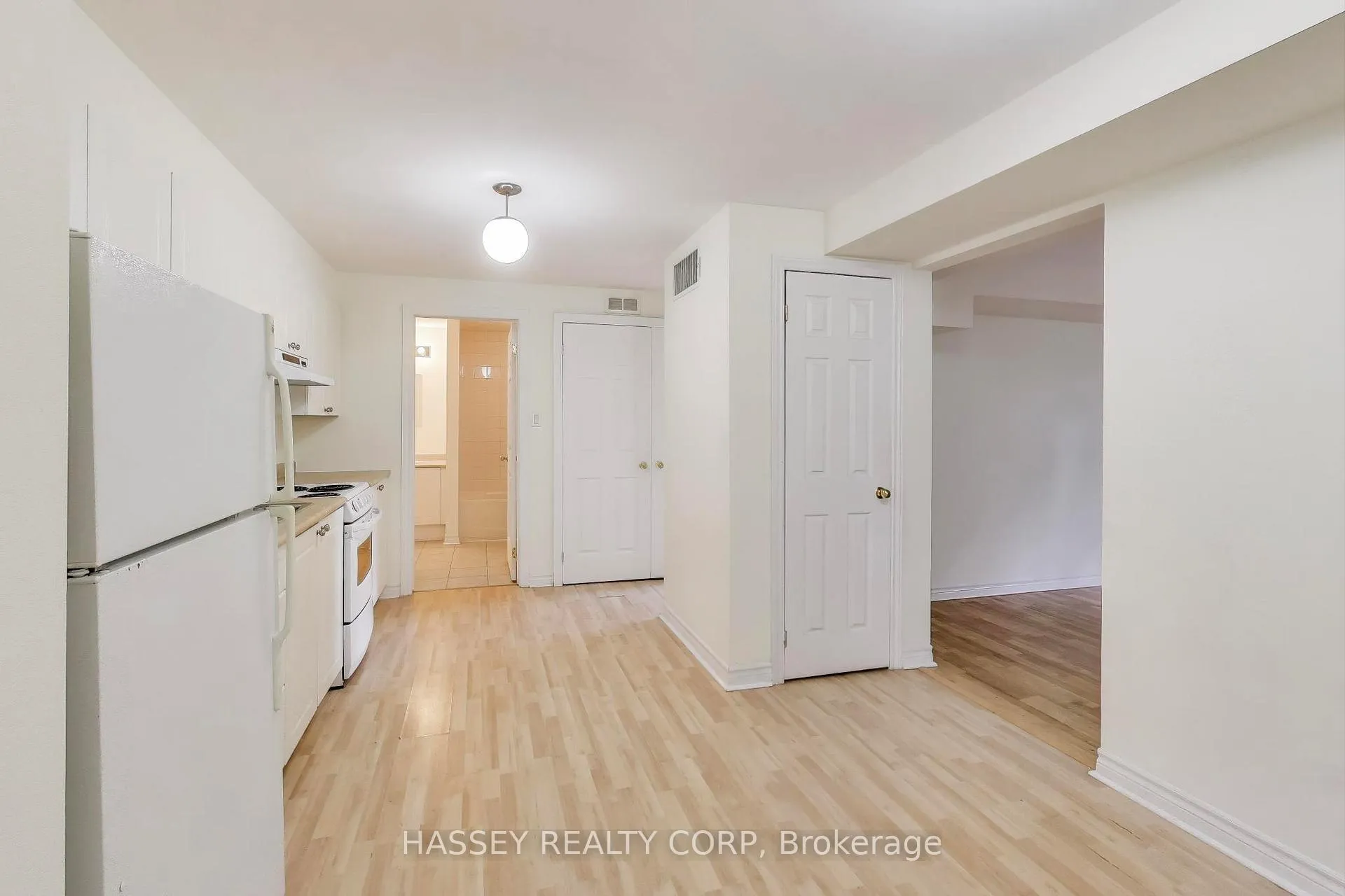 Photo 13 of Unit 37, 361 Essa Road, Barrie, Ardagh — HOMEH