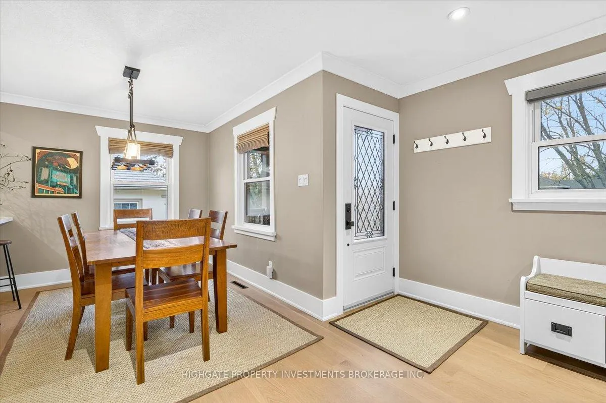 Photo 5 of 75 Dundonald Street N, Barrie, Codrington — HOMEH