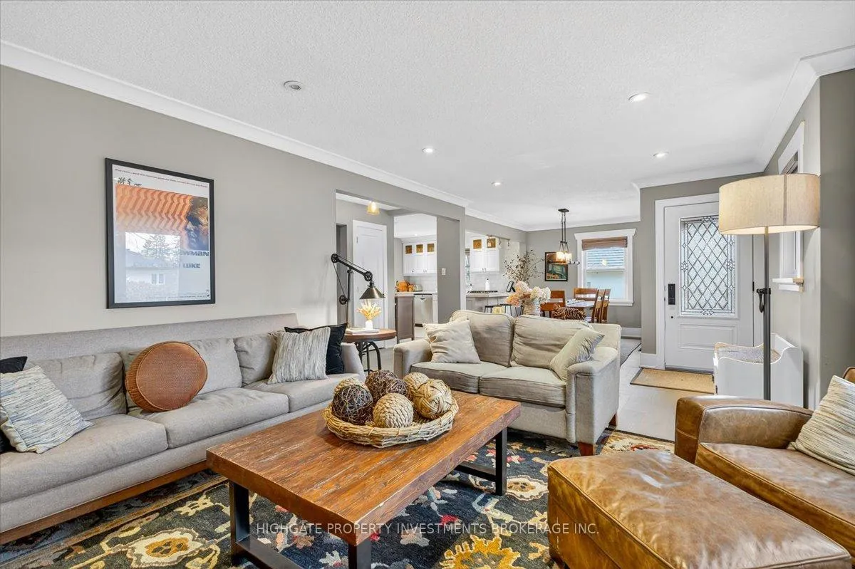 Photo 6 of 75 Dundonald Street N, Barrie, Codrington — HOMEH