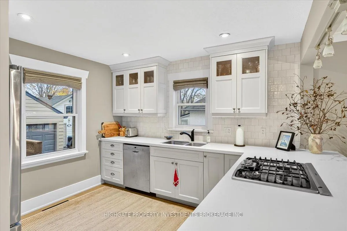 Photo 12 of 75 Dundonald Street N, Barrie, Codrington — HOMEH