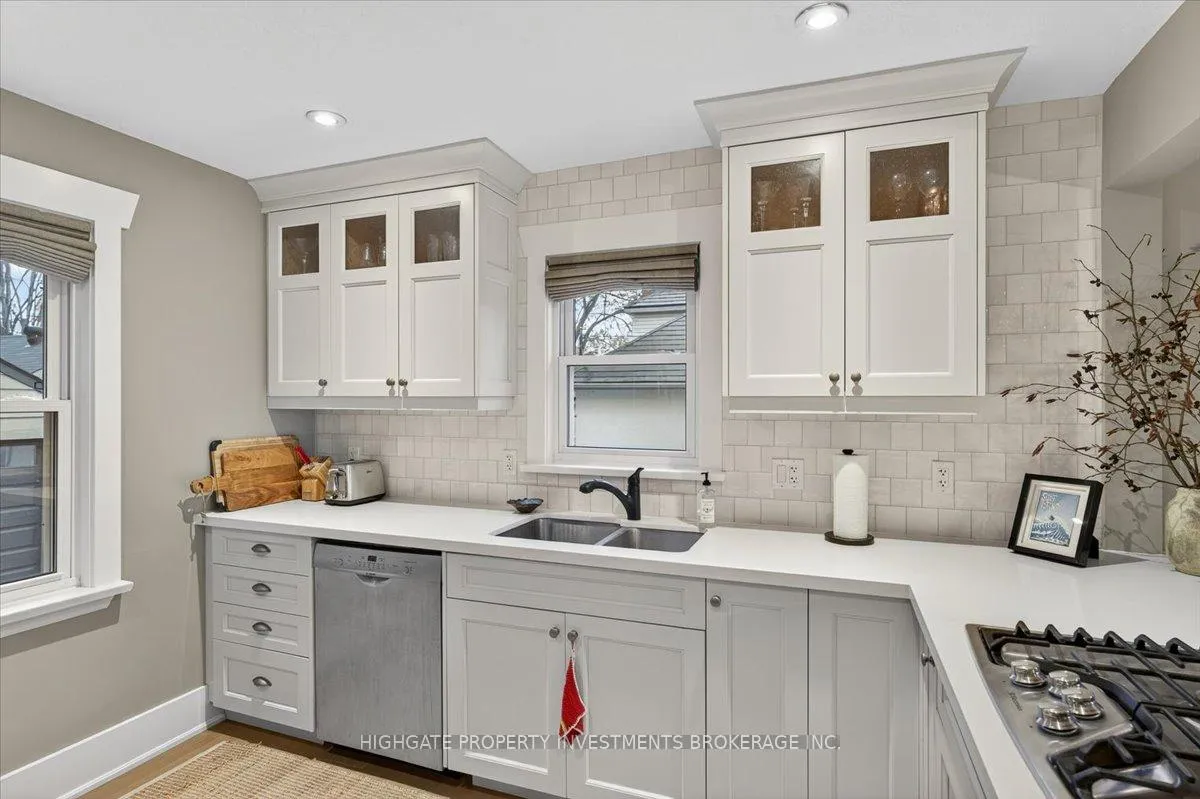 Photo 13 of 75 Dundonald Street N, Barrie, Codrington — HOMEH