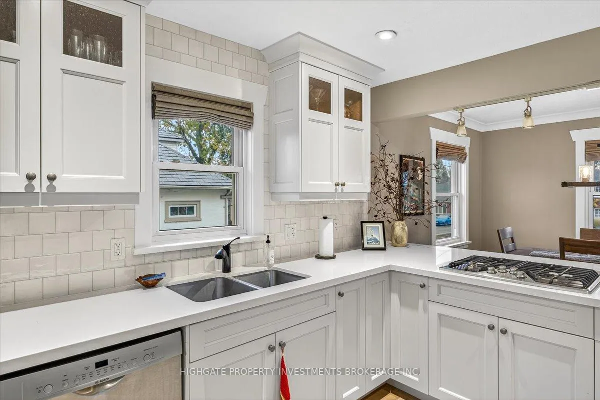 Photo 15 of 75 Dundonald Street N, Barrie, Codrington — HOMEH