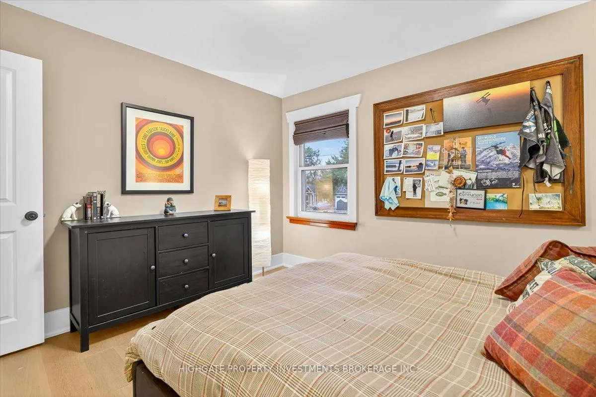 Photo 20 of 75 Dundonald Street N, Barrie, Codrington — HOMEH
