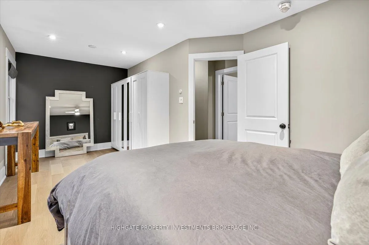 Photo 23 of 75 Dundonald Street N, Barrie, Codrington — HOMEH