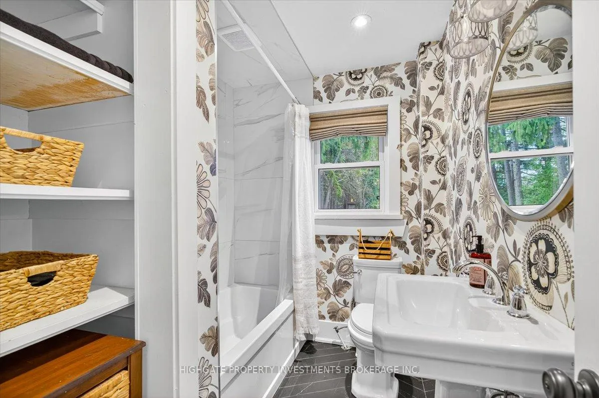 Photo 26 of 75 Dundonald Street N, Barrie, Codrington — HOMEH