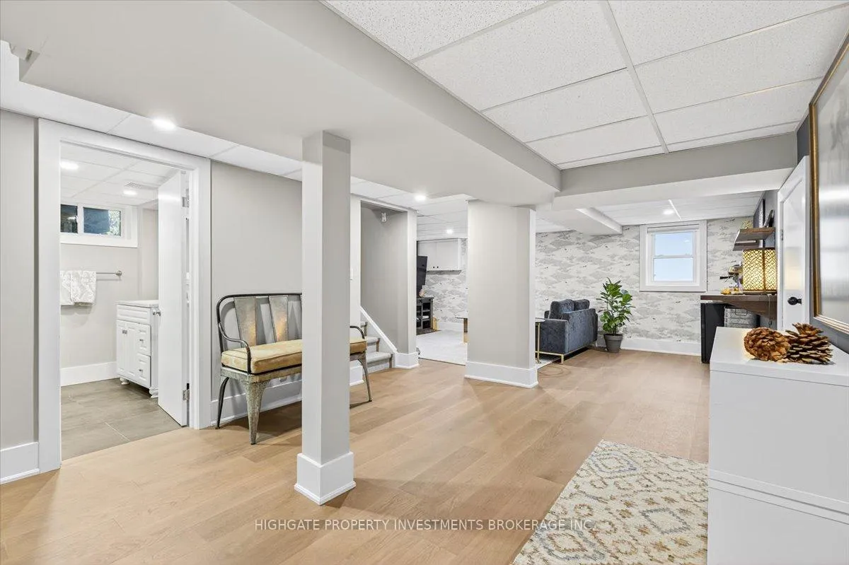 Photo 29 of 75 Dundonald Street N, Barrie, Codrington — HOMEH