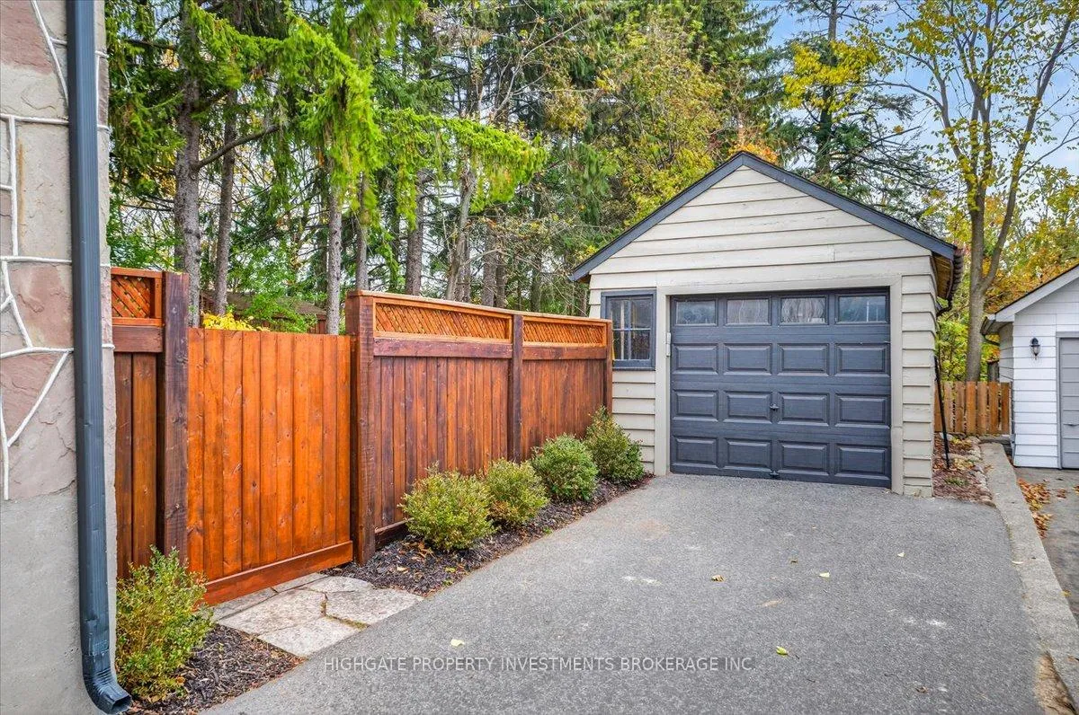 Photo 44 of 75 Dundonald Street N, Barrie, Codrington — HOMEH