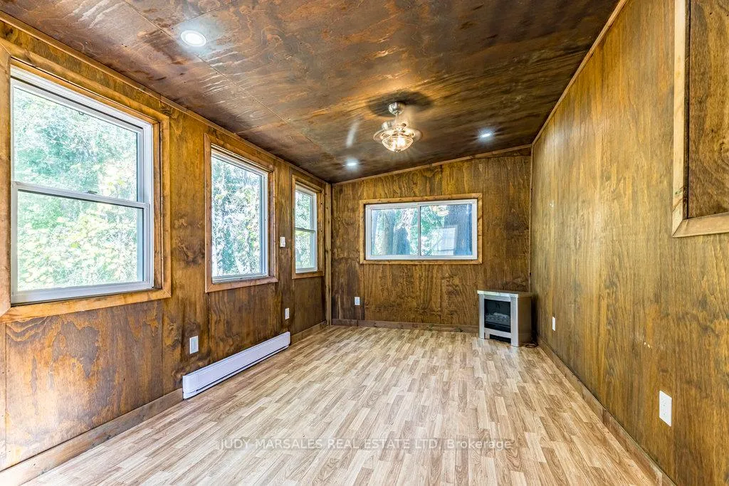 Photo 7 of 132 Tope Crescent, Hamilton, Westdale — HOMEH