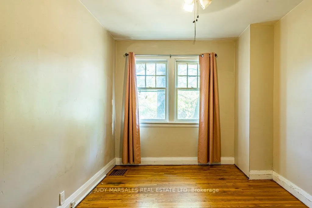 Photo 16 of 132 Tope Crescent, Hamilton, Westdale — HOMEH