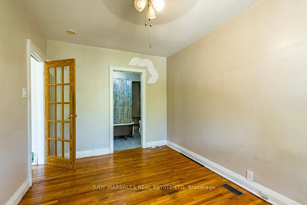 Photo 17 of 132 Tope Crescent, Hamilton, Westdale — HOMEH