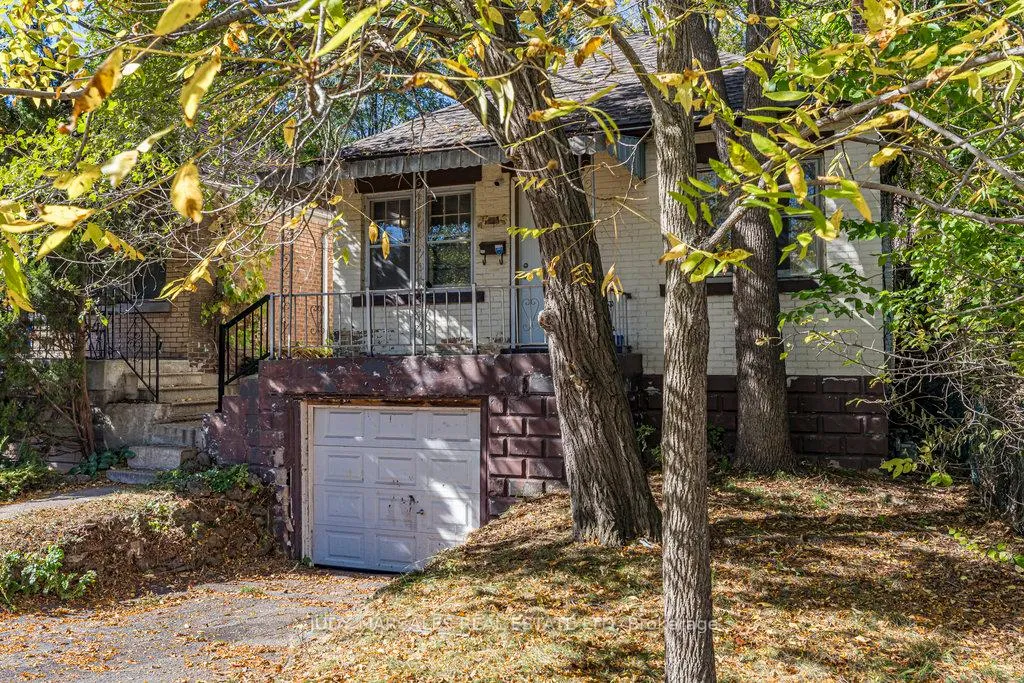 Photo 36 of 132 Tope Crescent, Hamilton, Westdale — HOMEH