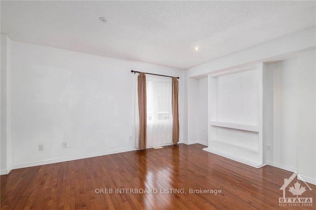 Photo 4 of 219 Kennevale Drive, Ottawa, Barrhaven - Cedargrove/Fraserdale — HOMEH