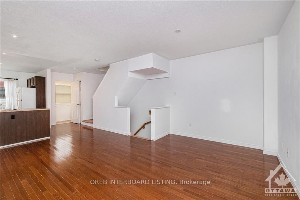 Photo 5 of 219 Kennevale Drive, Ottawa, Barrhaven - Cedargrove/Fraserdale — HOMEH