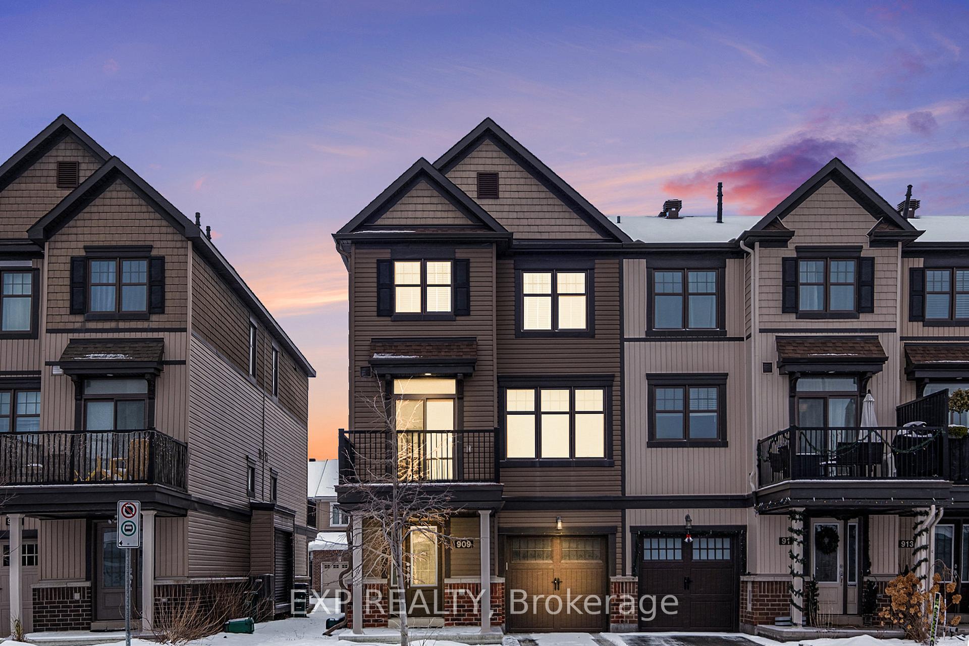 Front of 909 Kilbirnie Drive