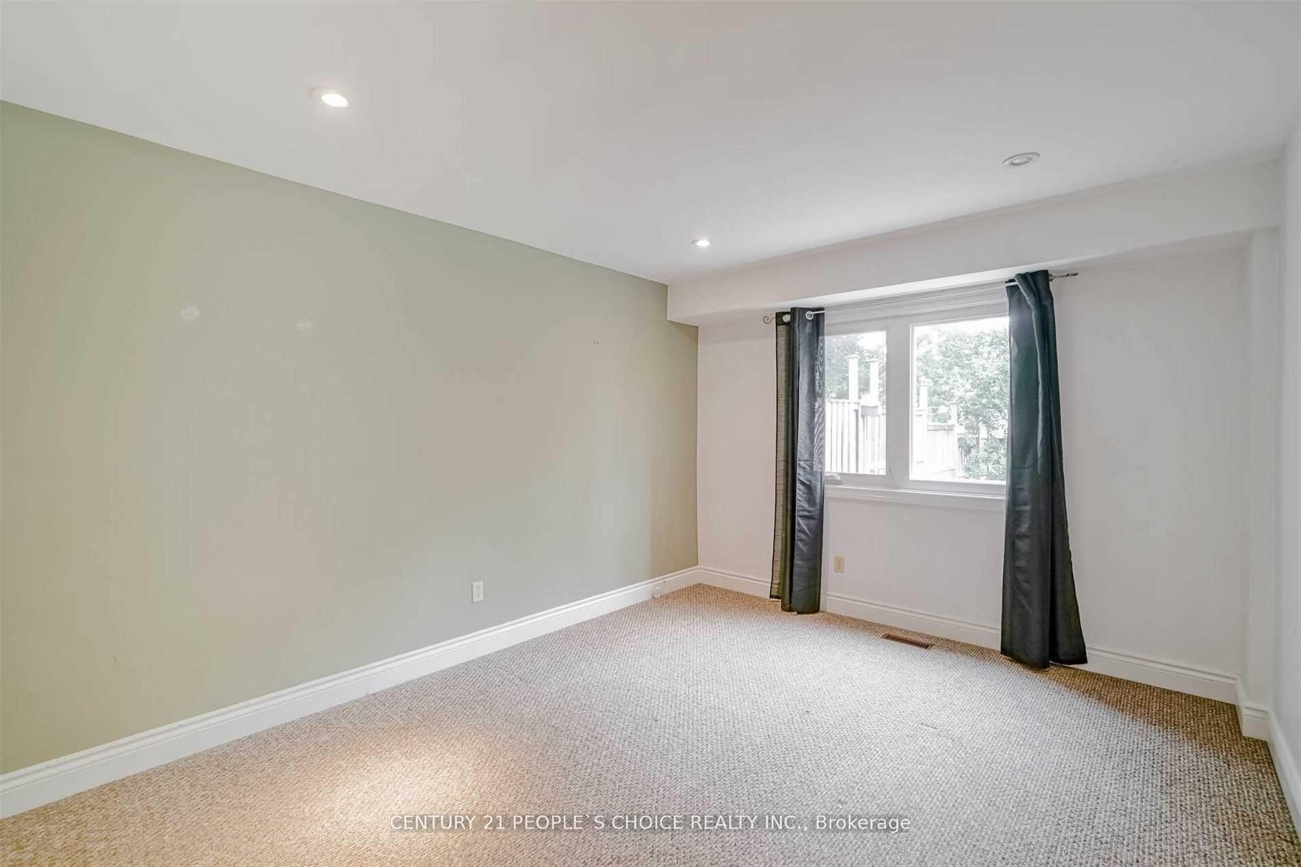 Photo 5 of Unit (lower), 58 Camberley Crescent, Brampton, Brampton North — HOMEH