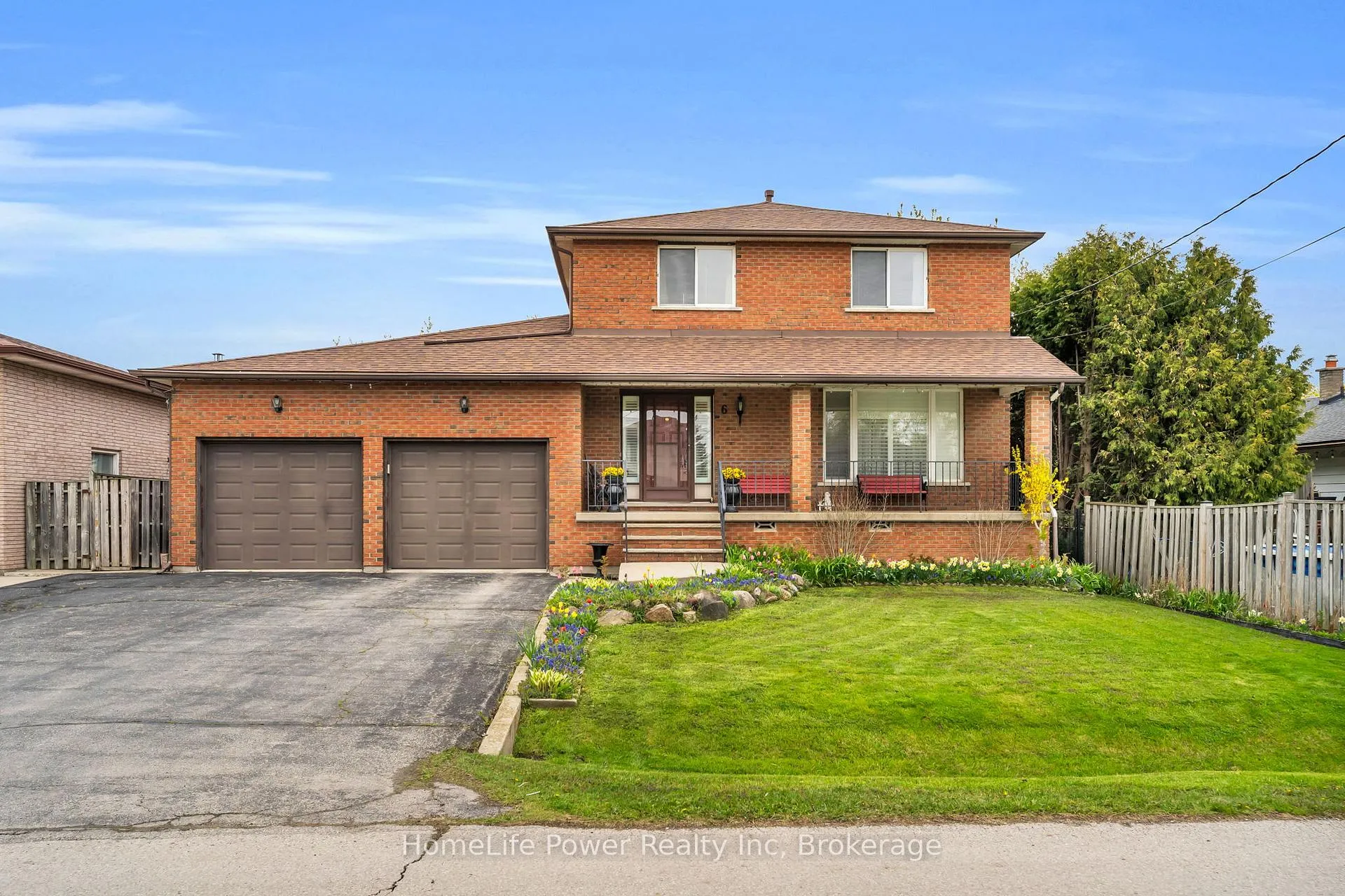 Photo 2 of 6 Leckie Avenue, Hamilton, Stoney Creek Mountain — HOMEH