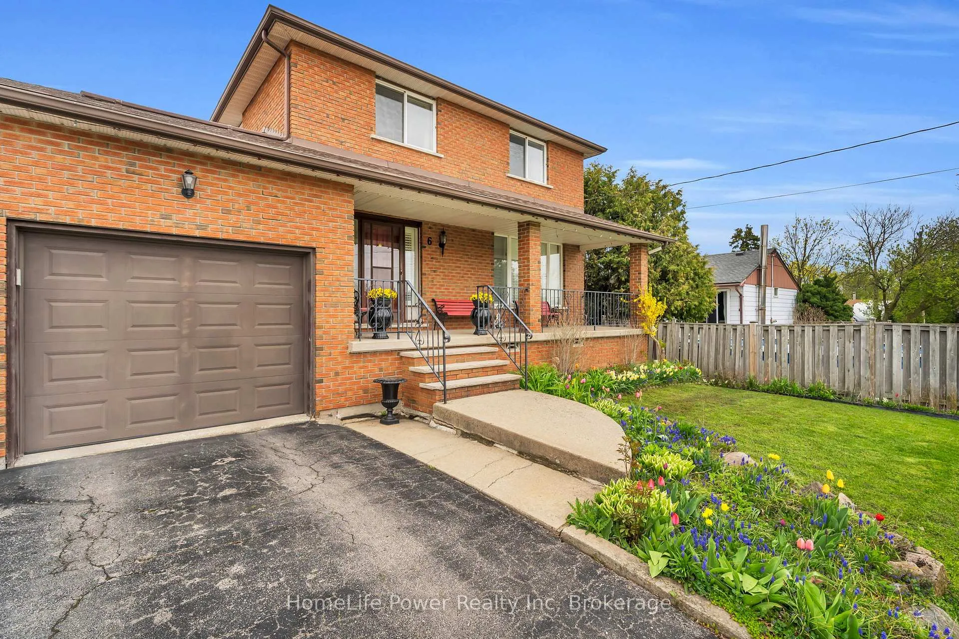 Photo 3 of 6 Leckie Avenue, Hamilton, Stoney Creek Mountain — HOMEH