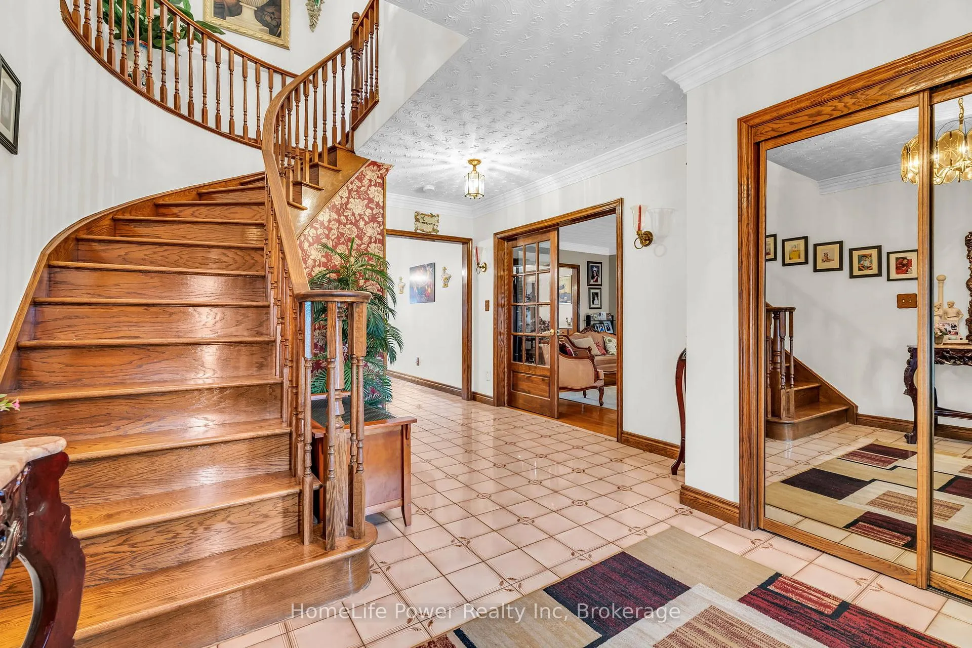 Photo 7 of 6 Leckie Avenue, Hamilton, Stoney Creek Mountain — HOMEH