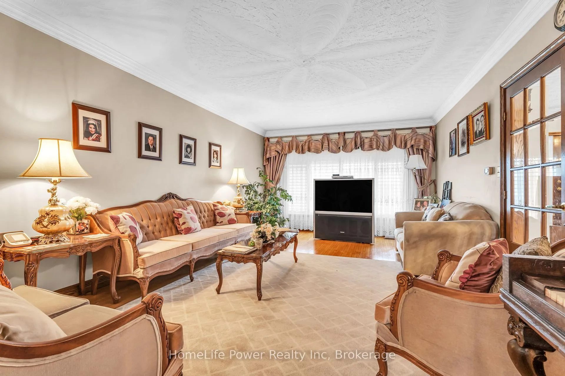 Photo 8 of 6 Leckie Avenue, Hamilton, Stoney Creek Mountain — HOMEH
