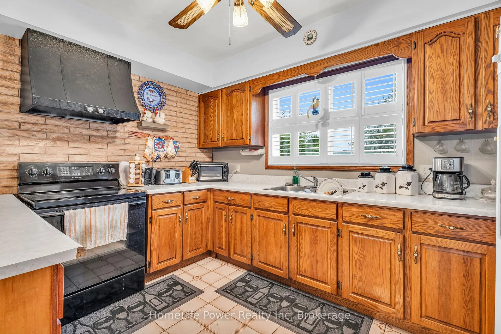 Photo 16 of 6 Leckie Avenue, Hamilton, Stoney Creek Mountain — HOMEH