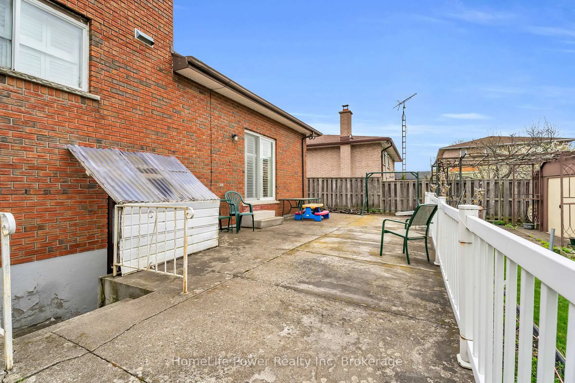 Photo 40 of 6 Leckie Avenue, Hamilton, Stoney Creek Mountain — HOMEH