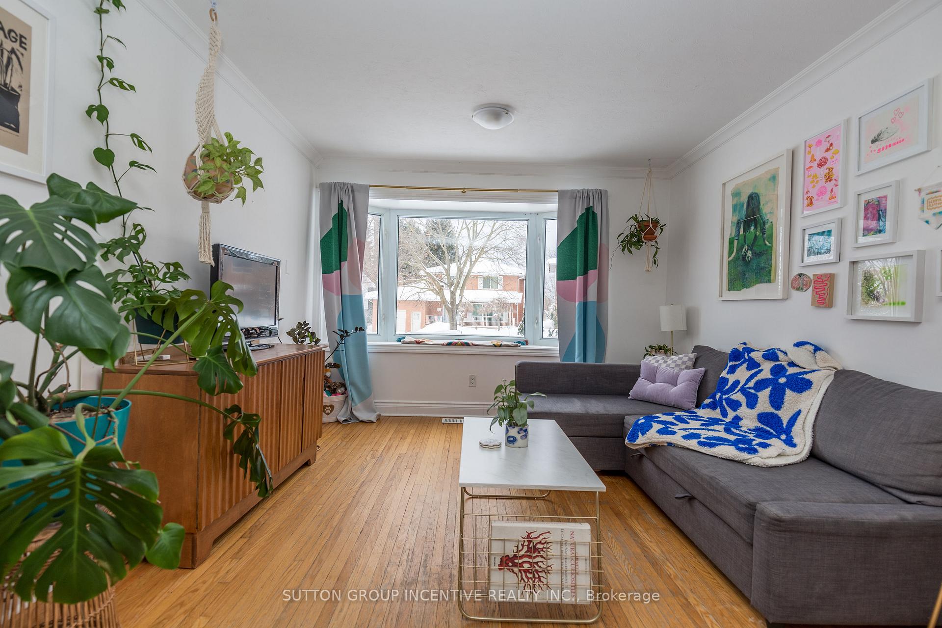 Photo 5 of 75 Queen Street, Barrie, Codrington — HOMEH