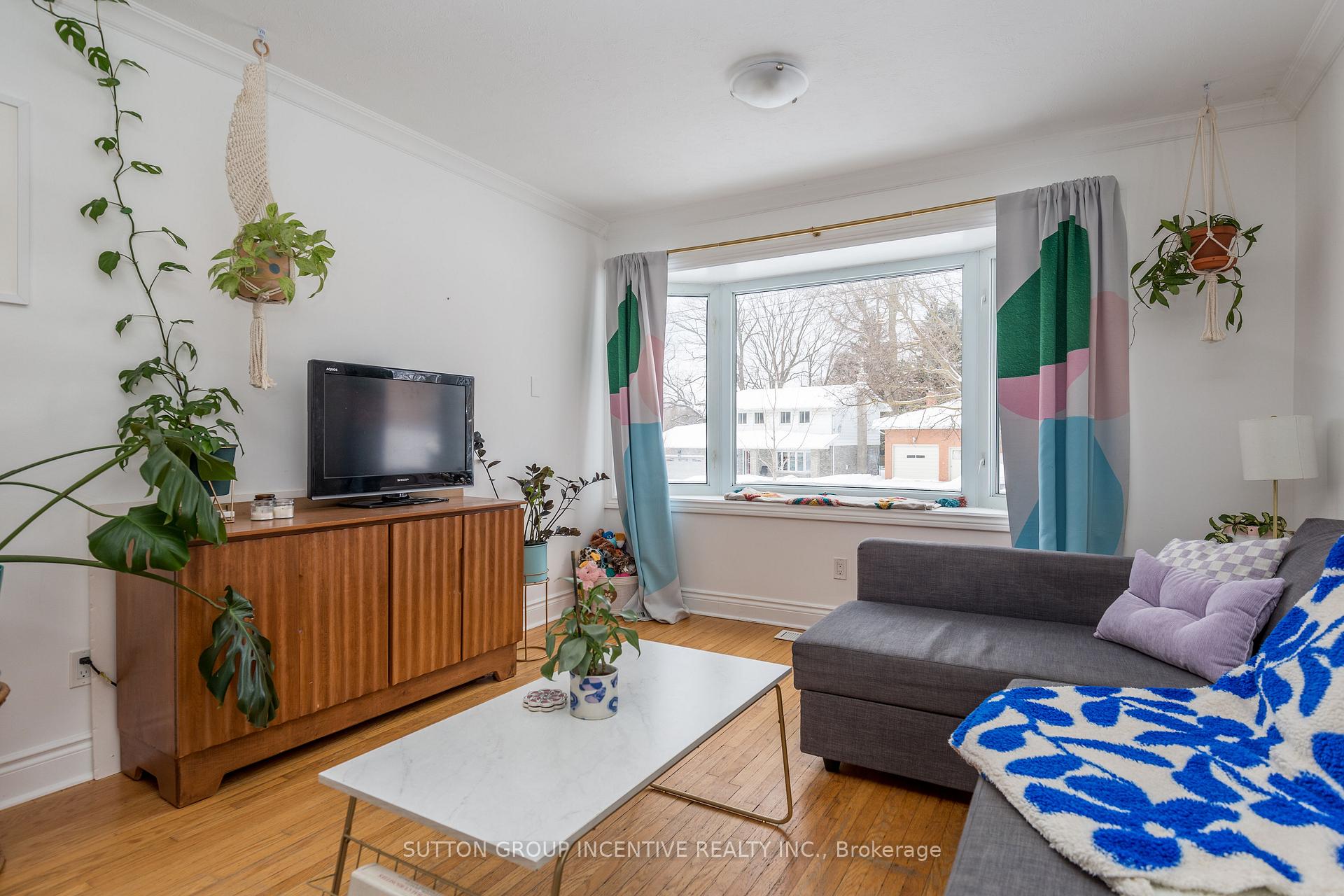 Photo 6 of 75 Queen Street, Barrie, Codrington — HOMEH