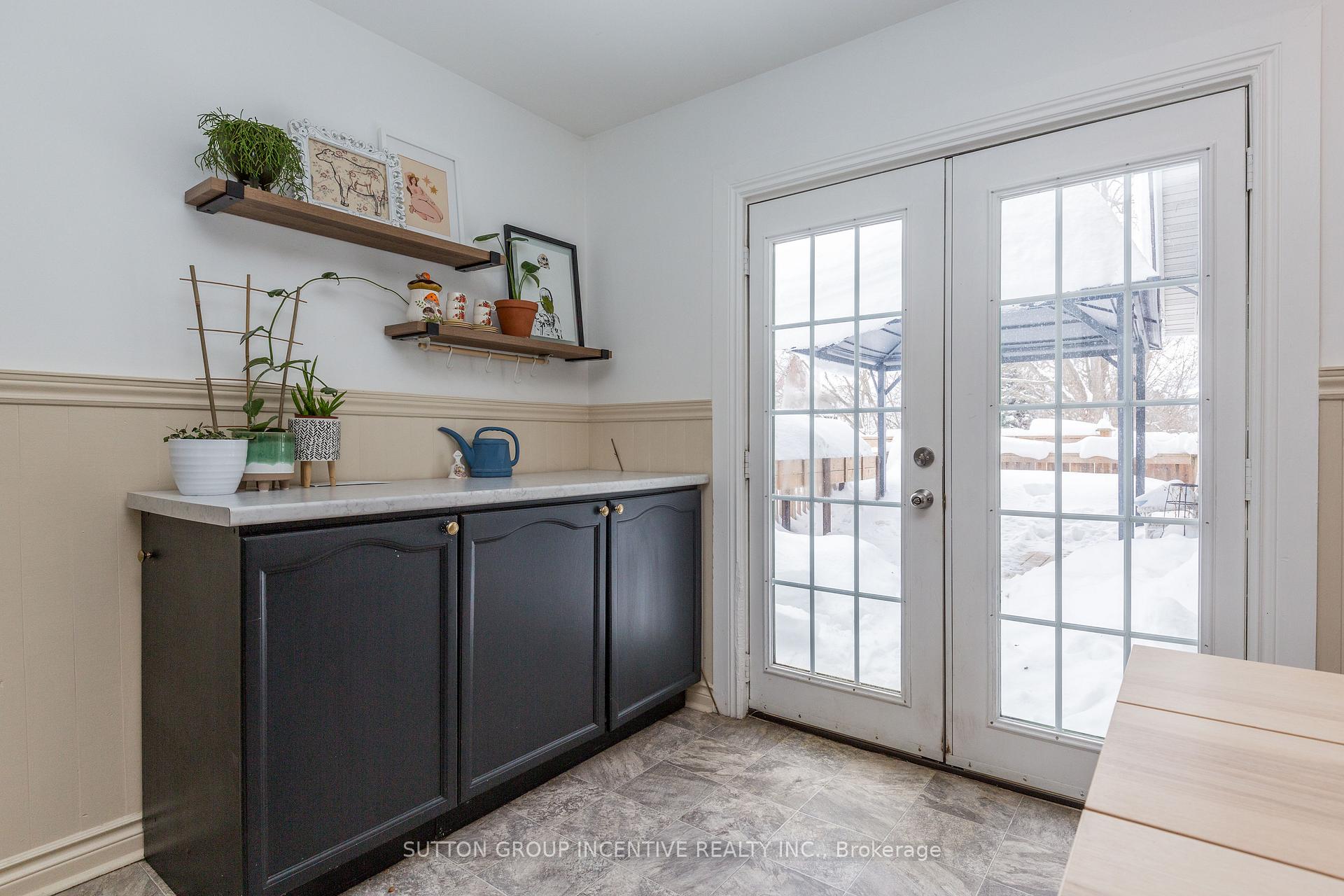 Photo 13 of 75 Queen Street, Barrie, Codrington — HOMEH