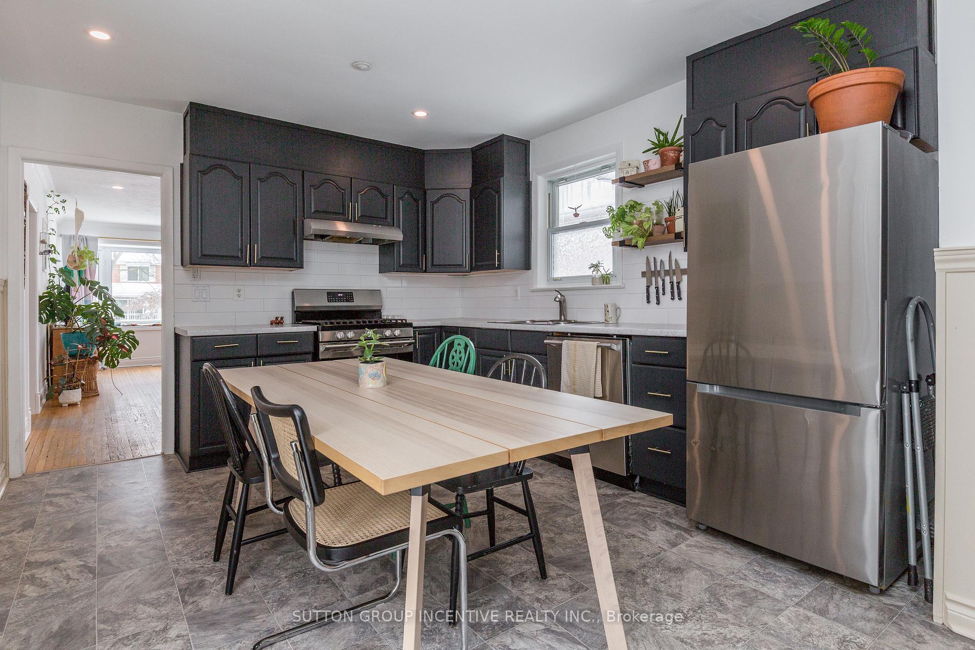 Photo 14 of 75 Queen Street, Barrie, Codrington — HOMEH
