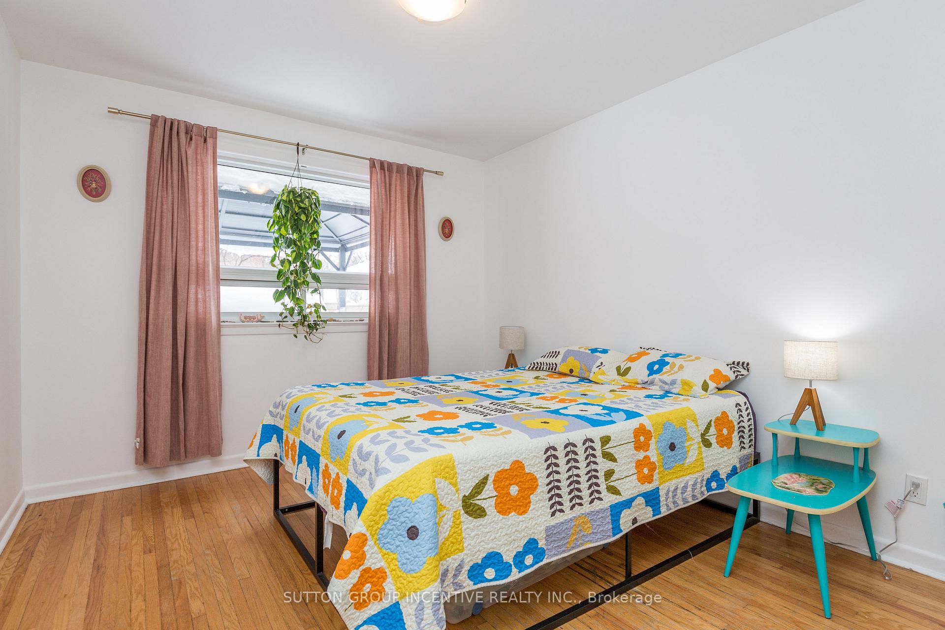 Photo 18 of 75 Queen Street, Barrie, Codrington — HOMEH
