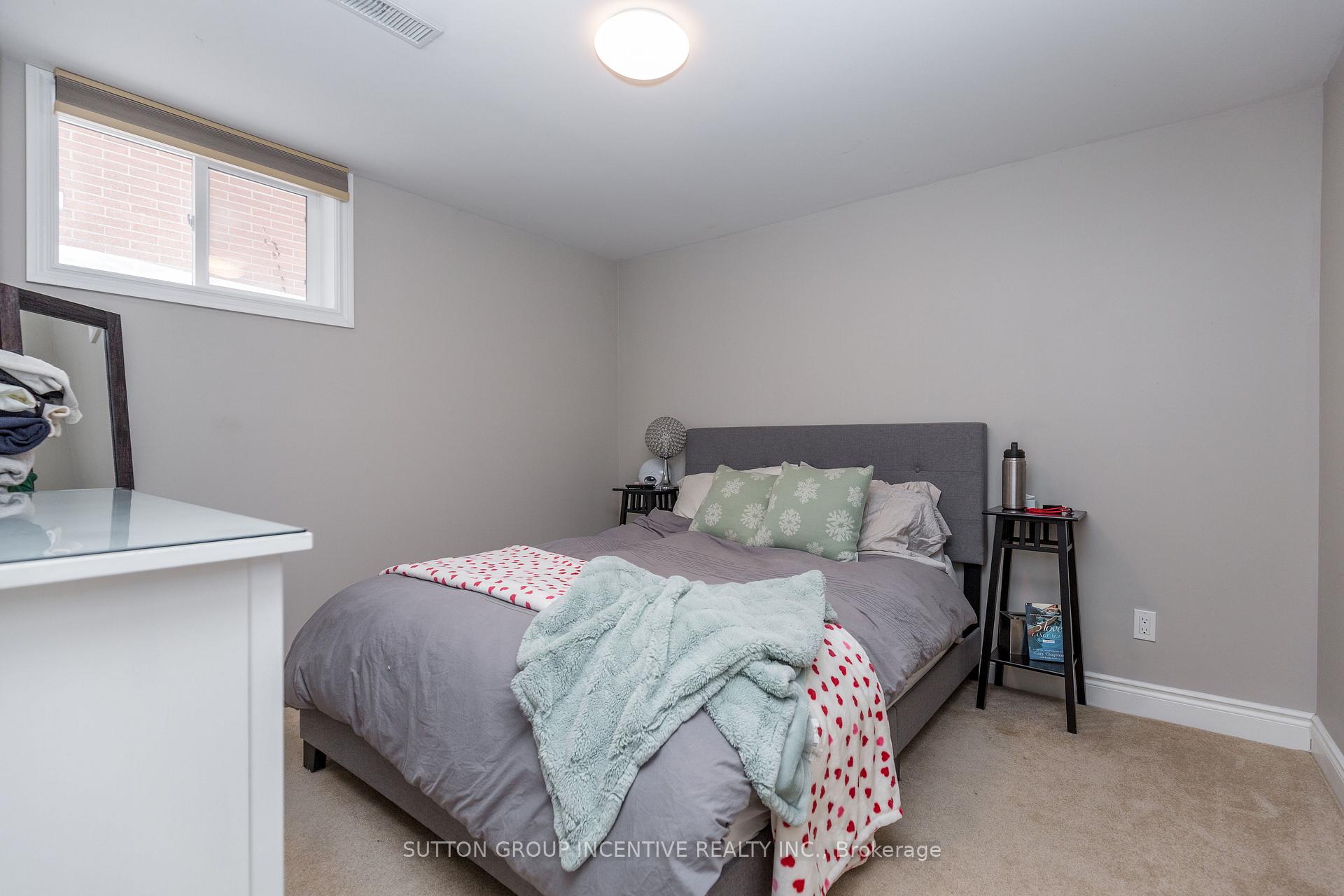 Photo 25 of 75 Queen Street, Barrie, Codrington — HOMEH