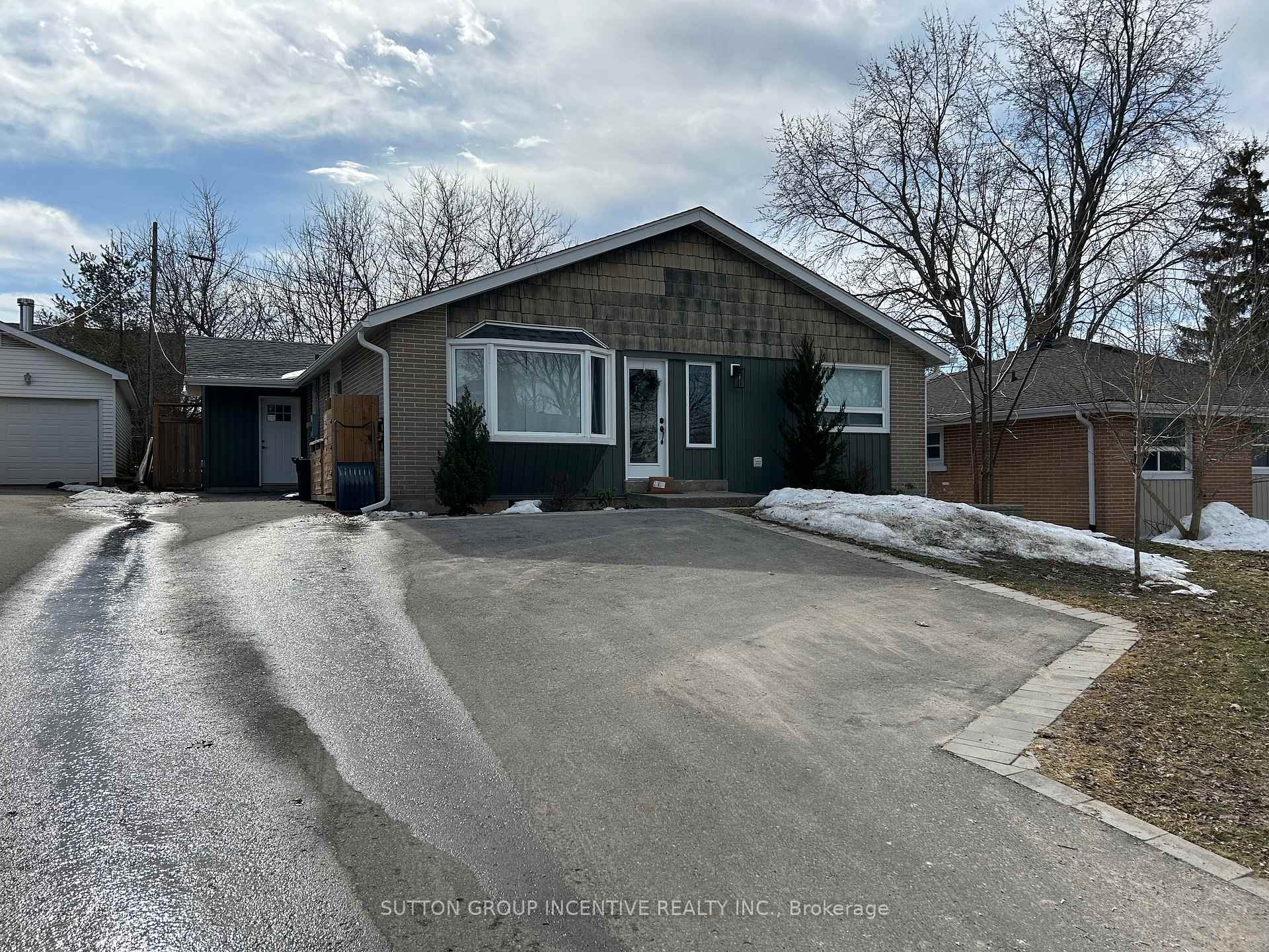 Photo 45 of 75 Queen Street, Barrie, Codrington — HOMEH