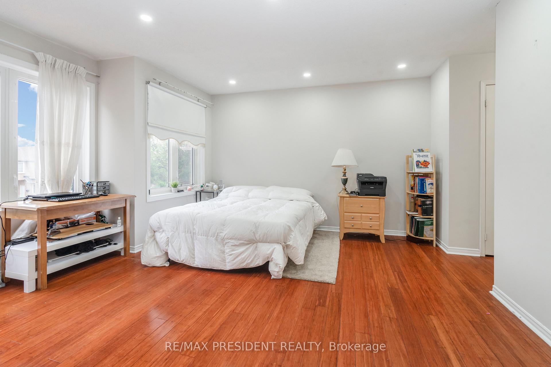 Photo 5 of 41 Rangeland Road, Brampton, Sandringham-Wellington — HOMEH