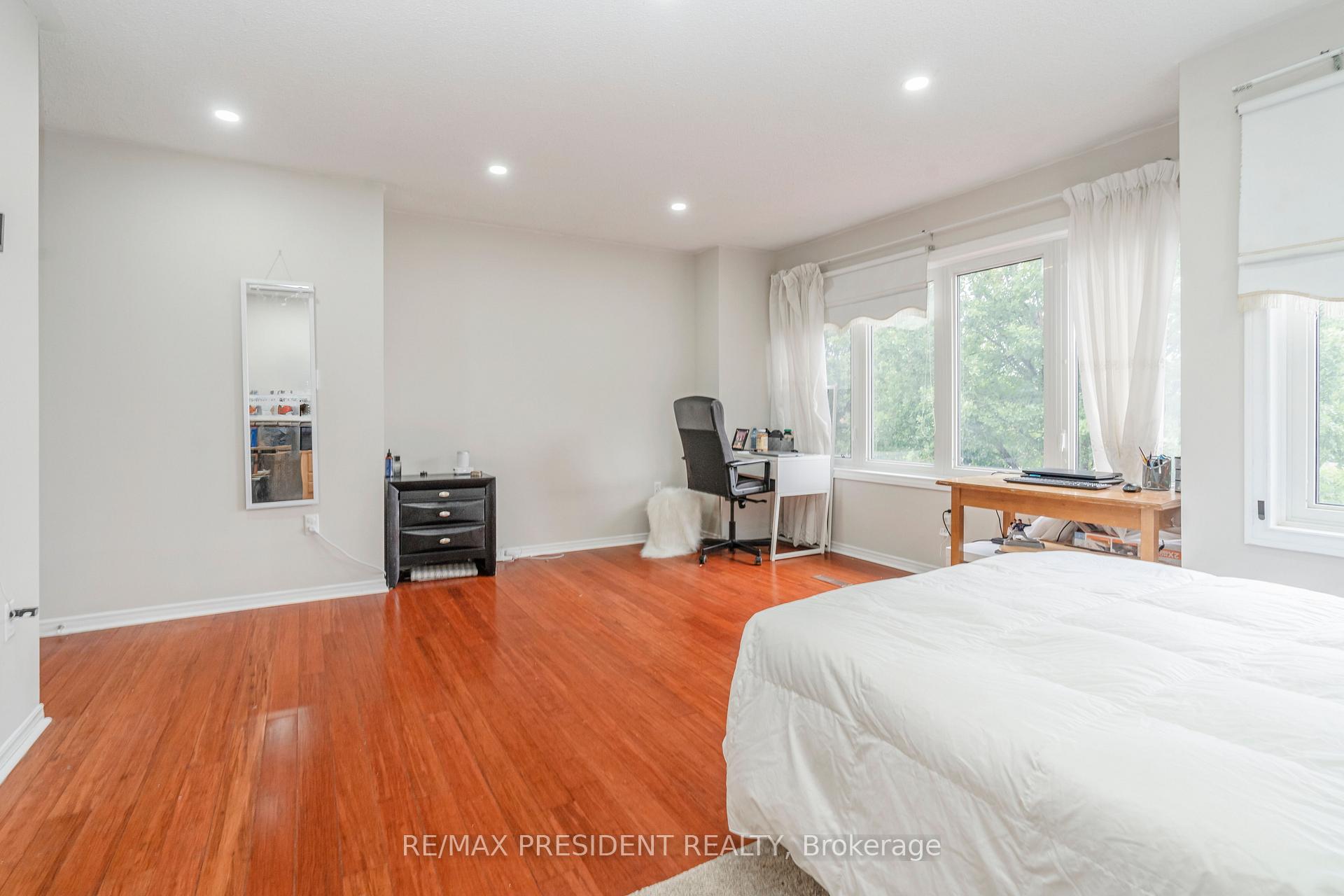 Photo 7 of 41 Rangeland Road, Brampton, Sandringham-Wellington — HOMEH