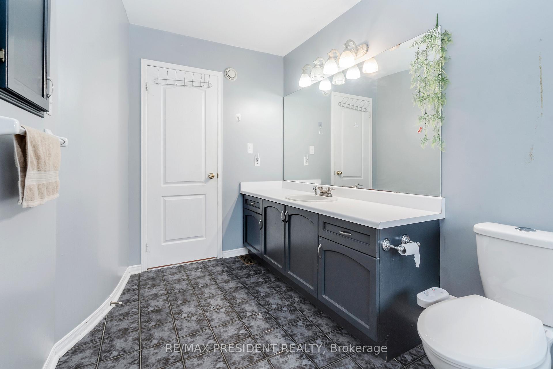 Photo 9 of 41 Rangeland Road, Brampton, Sandringham-Wellington — HOMEH