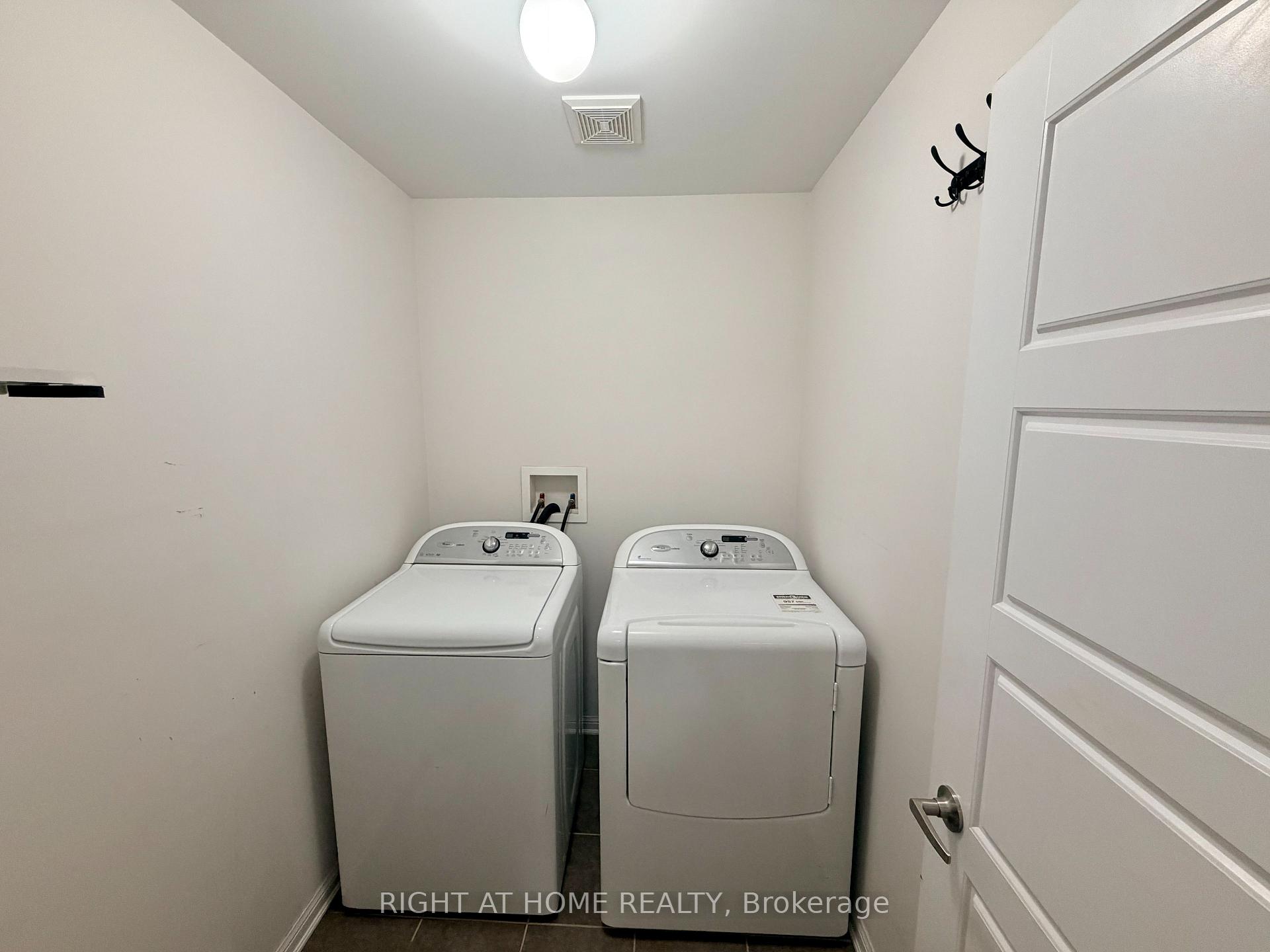 Photo 9 of 19 Klemscott Road, Brampton, Northwest Brampton — HOMEH