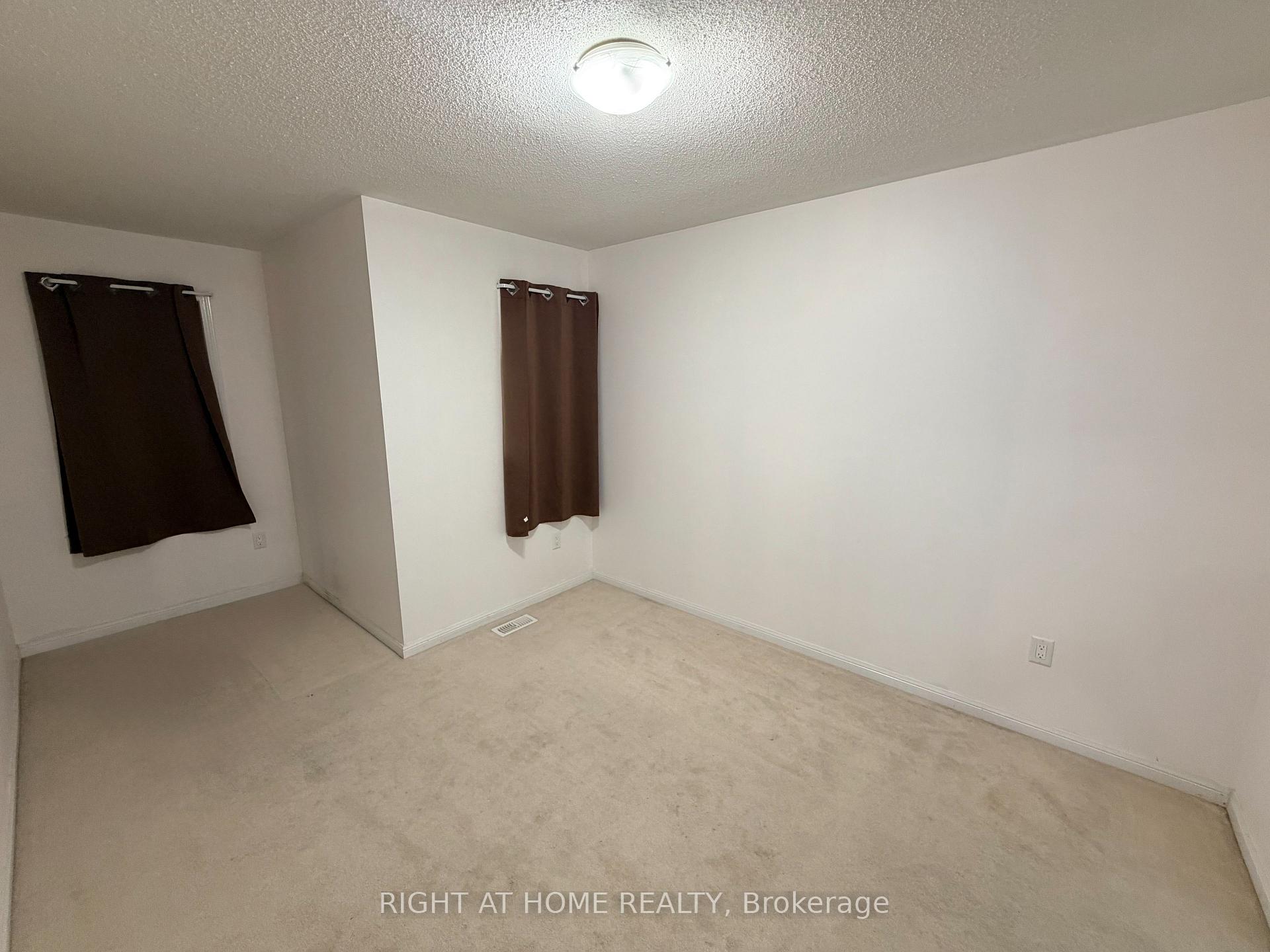 Photo 10 of 19 Klemscott Road, Brampton, Northwest Brampton — HOMEH